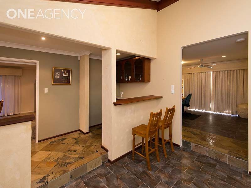 16 Glenhurst Court, Camillo WA 6111