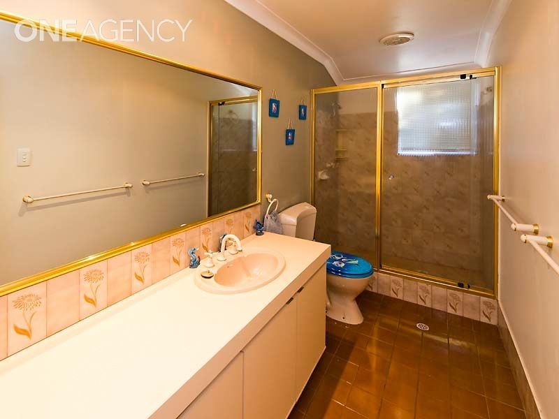 16 Glenhurst Court, Camillo WA 6111