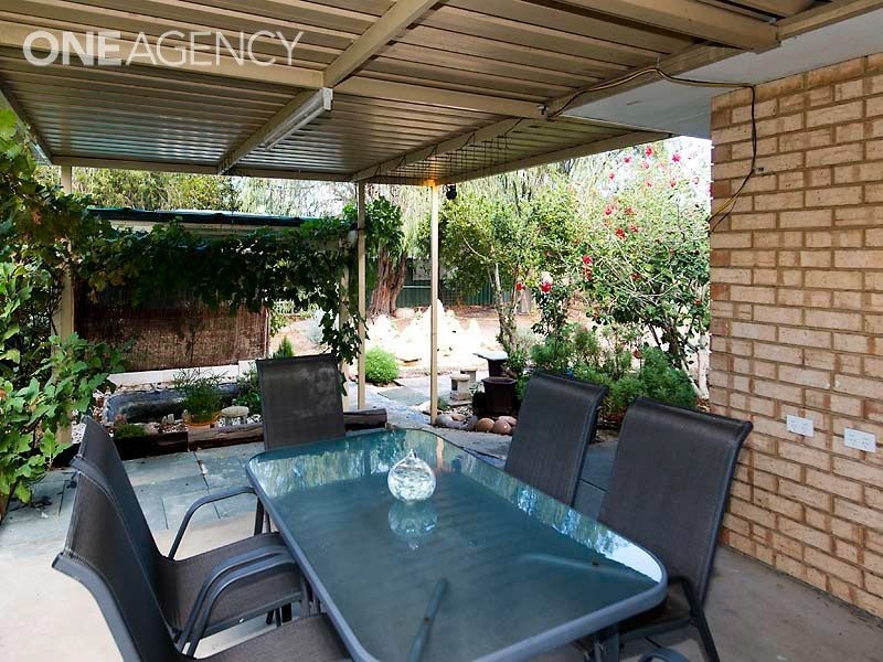 40 Farmer Avenue, Brookdale WA 6112