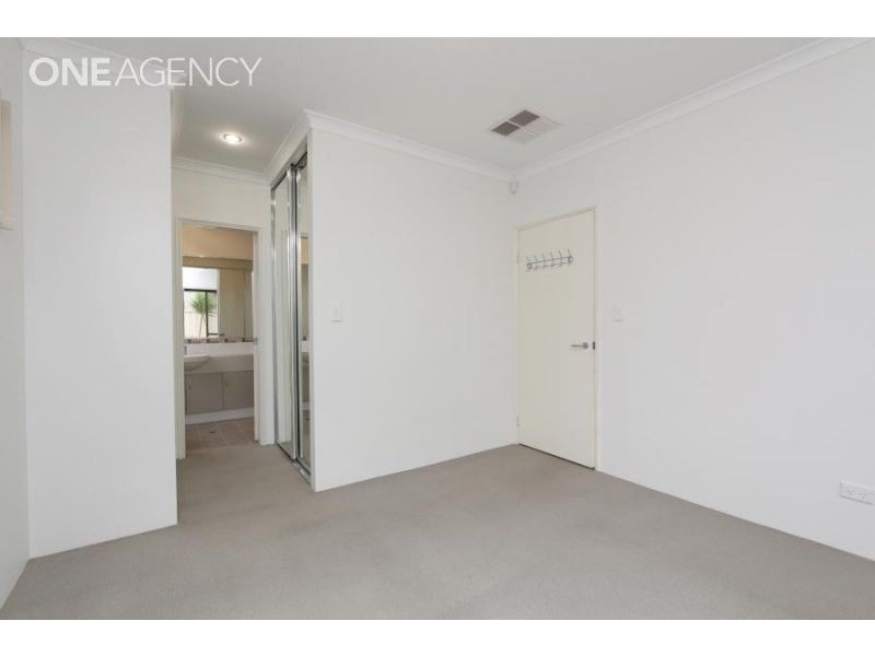 2 Daffodil Road, Canning Vale WA 6155