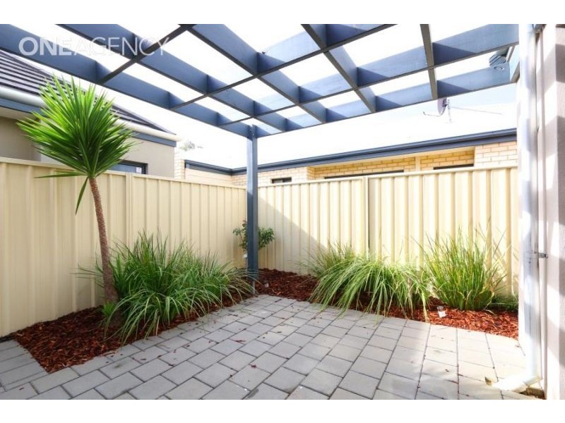 2 Daffodil Road, Canning Vale WA 6155