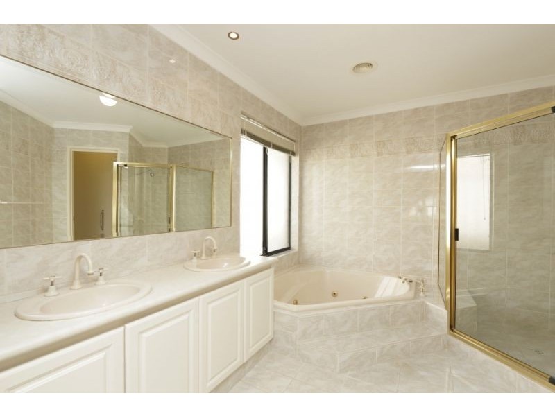 8 Saltram Turn, Canning Vale WA 6155