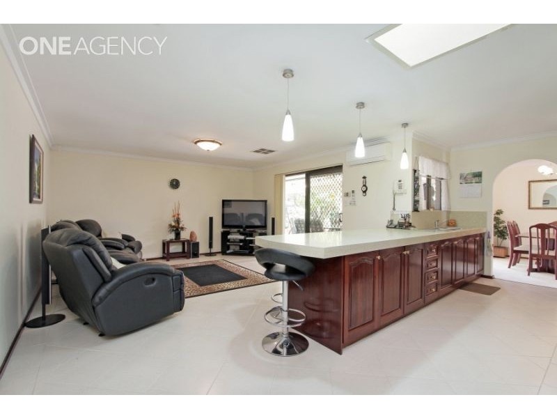 6 Rae Place, Leeming WA 6149