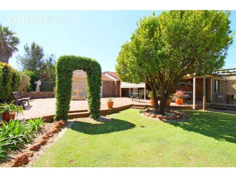 6 Rae Place, Leeming WA 6149