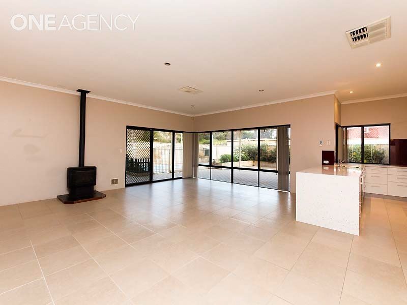 31 Lucas Loop, Canning Vale WA 6155