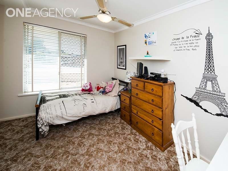 1 Sidcup Way, Kelmscott WA 6111