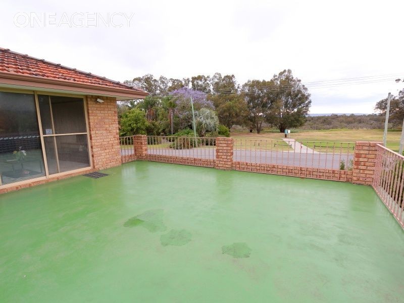 8 Rivermoor Loop, Riverton WA 6148