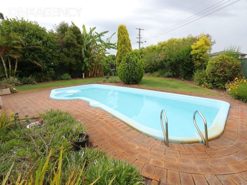 8 Rivermoor Loop, Riverton WA 6148