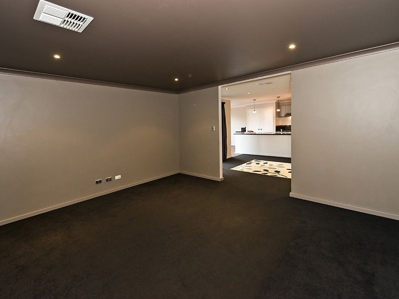 16 Clover Approach, Seville Grove WA 6112