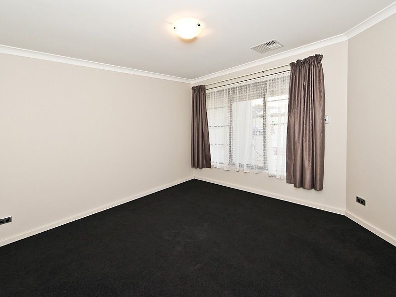 16 Clover Approach, Seville Grove WA 6112