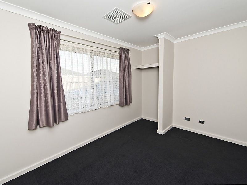 16 Clover Approach, Seville Grove WA 6112