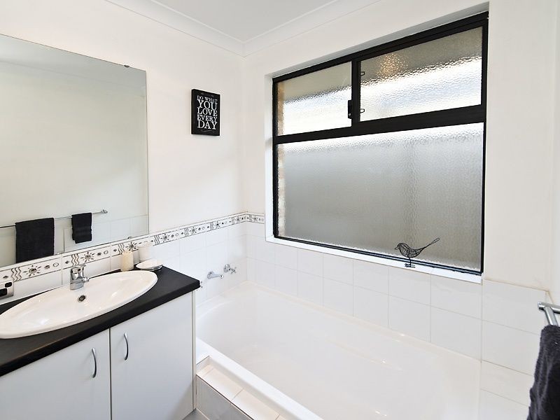 16 Clover Approach, Seville Grove WA 6112