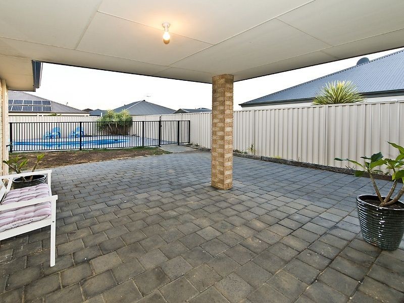 16 Clover Approach, Seville Grove WA 6112