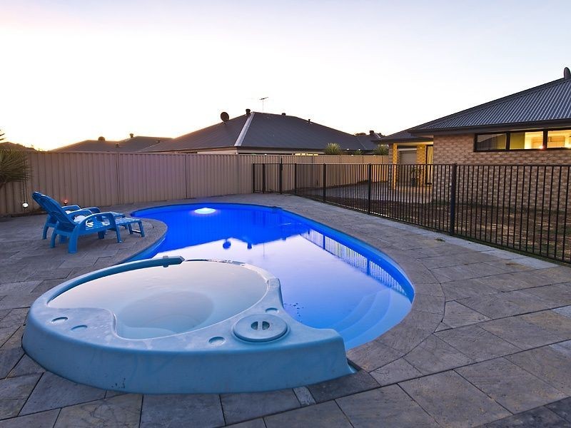 16 Clover Approach, Seville Grove WA 6112
