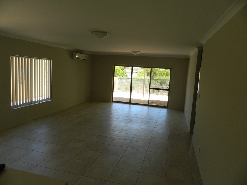 21 Rochdale Circle, Meadow Springs WA 6210