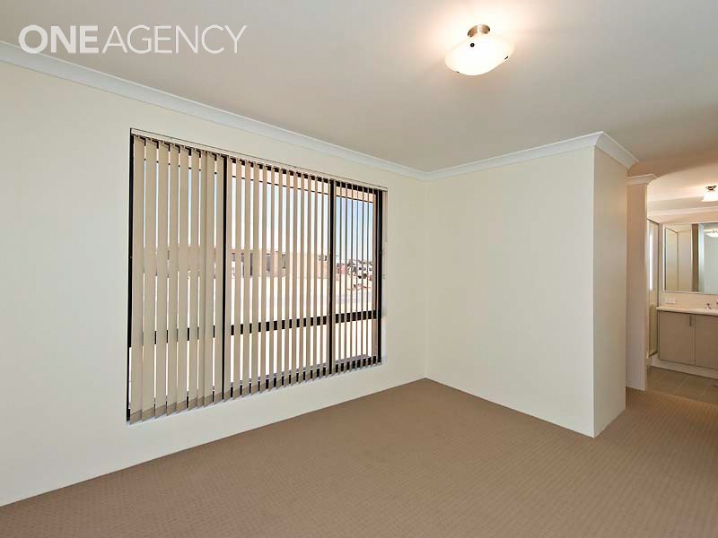 10 Torino Court, Piara Waters WA 6112