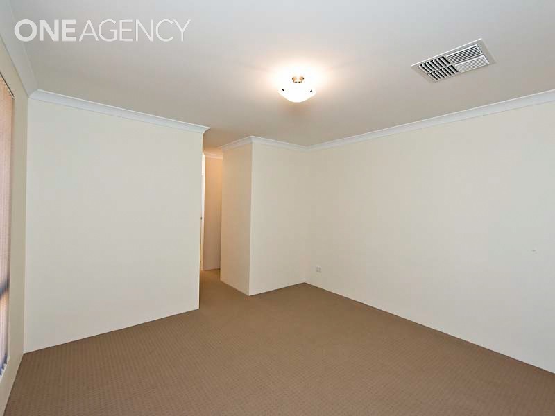 10 Torino Court, Piara Waters WA 6112