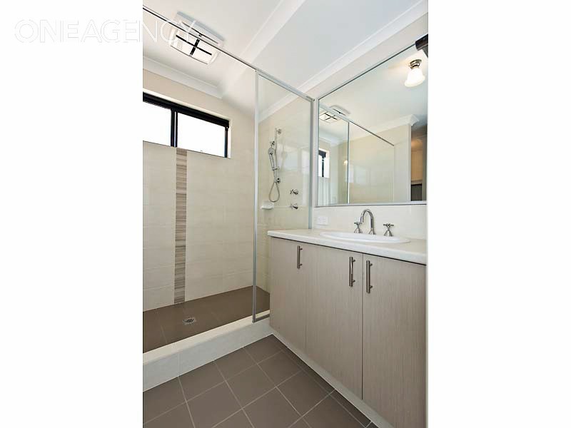 10 Torino Court, Piara Waters WA 6112