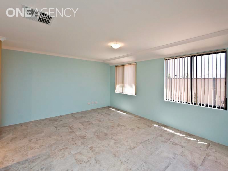 10 Torino Court, Piara Waters WA 6112