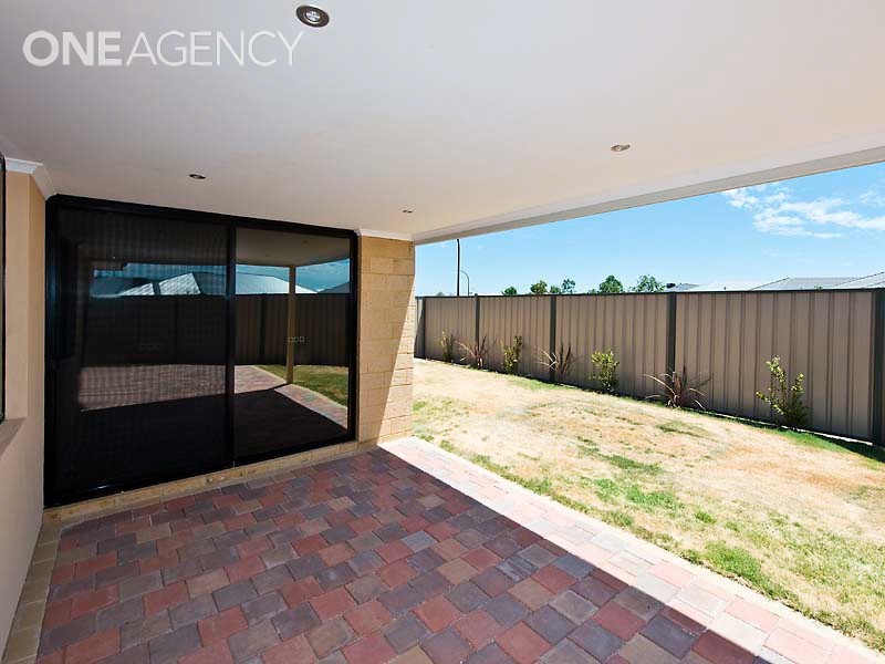 10 Torino Court, Piara Waters WA 6112