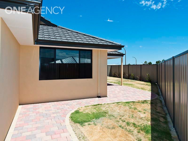 10 Torino Court, Piara Waters WA 6112