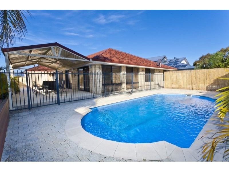 13 Longshaw Circuit, Canning Vale WA 6155