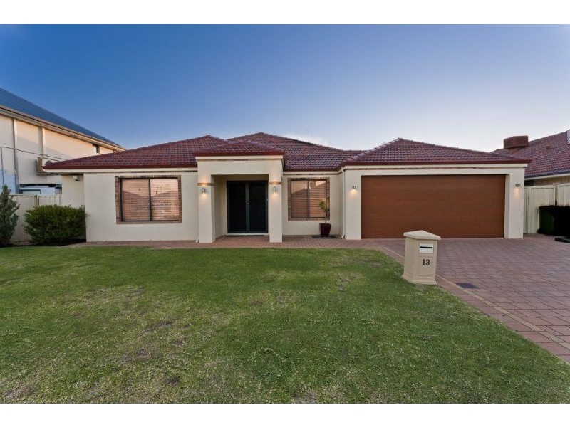 13 Longshaw Circuit, Canning Vale WA 6155