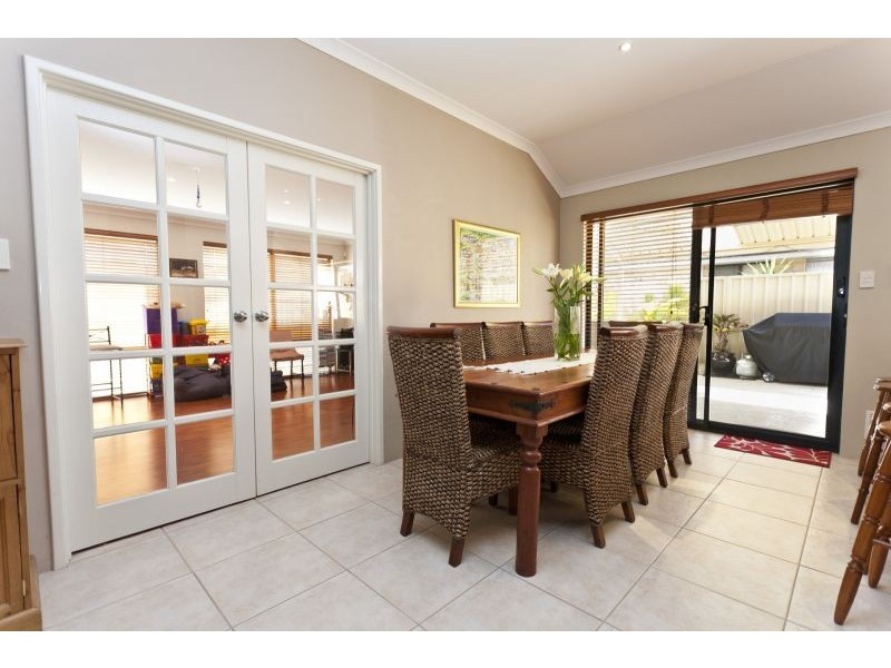 13 Longshaw Circuit, Canning Vale WA 6155