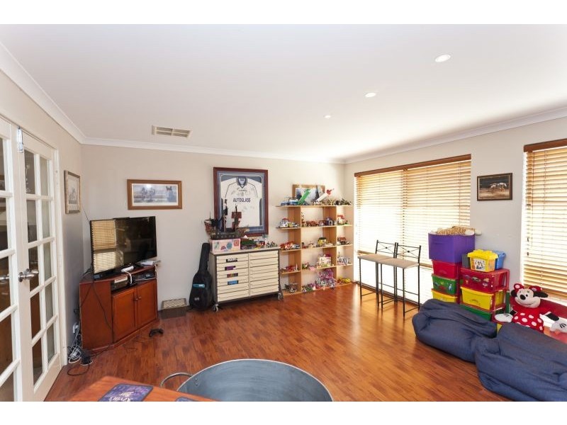 13 Longshaw Circuit, Canning Vale WA 6155