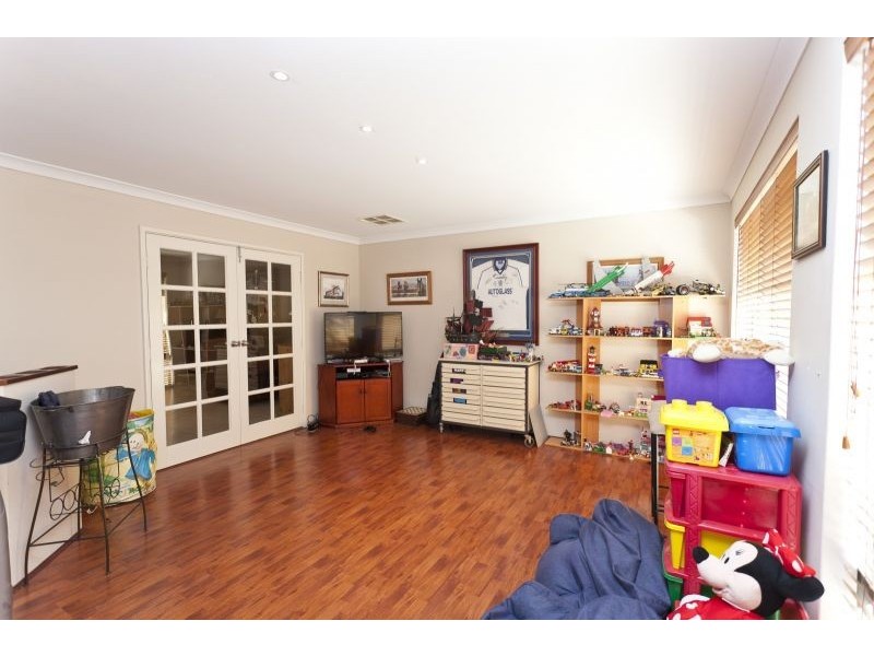 13 Longshaw Circuit, Canning Vale WA 6155