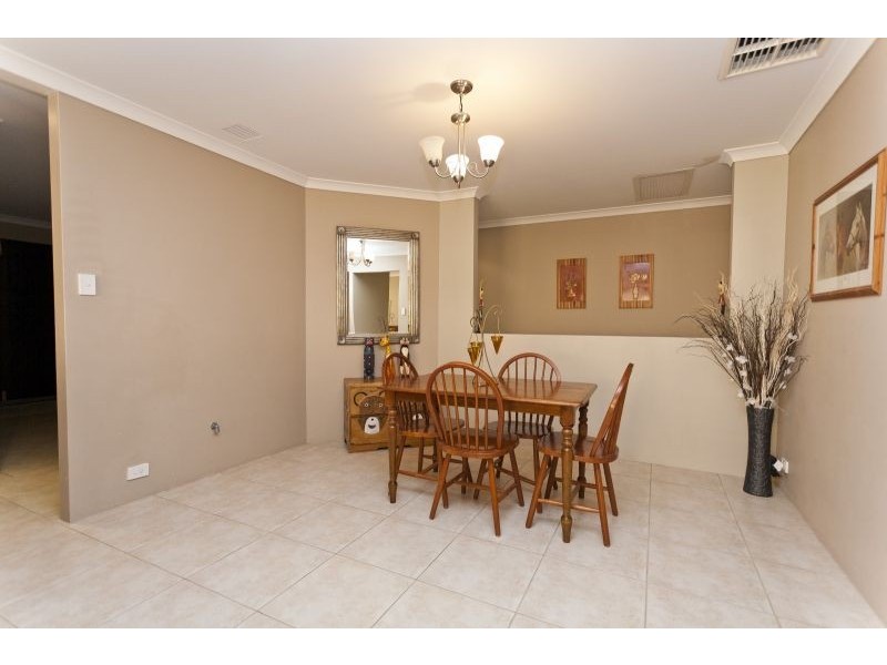 13 Longshaw Circuit, Canning Vale WA 6155