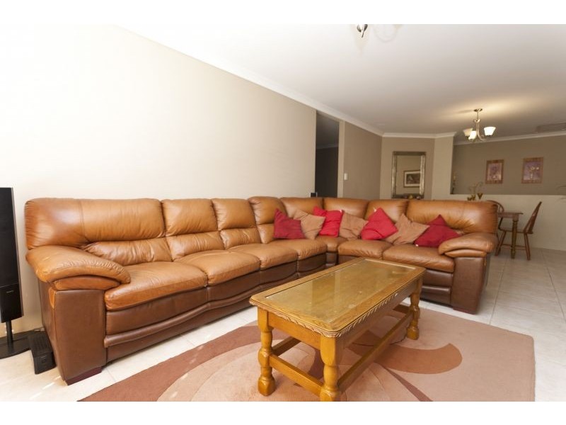 13 Longshaw Circuit, Canning Vale WA 6155