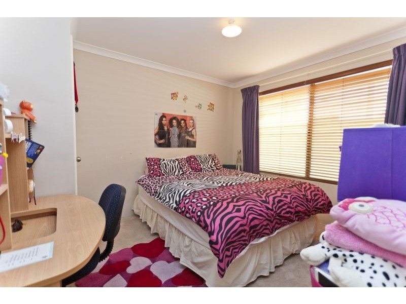 13 Longshaw Circuit, Canning Vale WA 6155