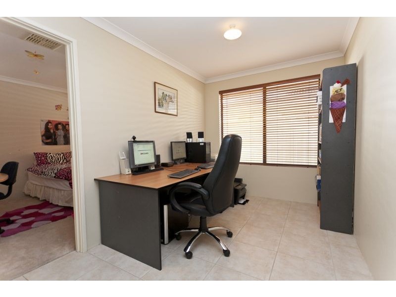 13 Longshaw Circuit, Canning Vale WA 6155