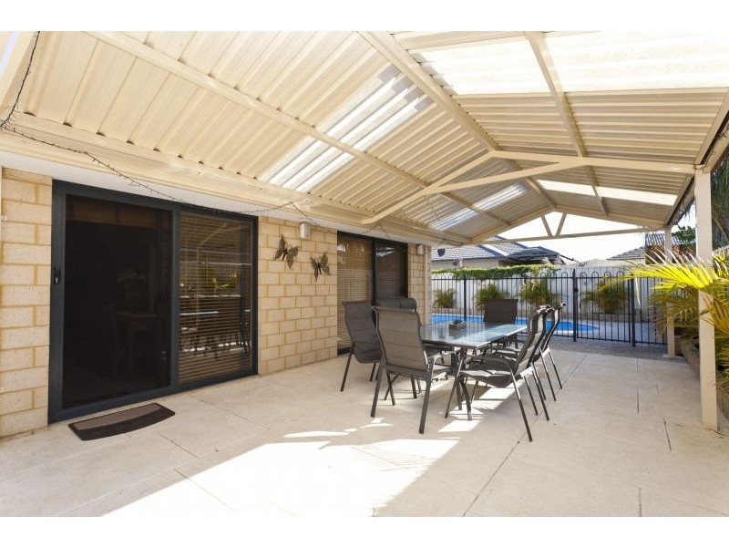 13 Longshaw Circuit, Canning Vale WA 6155