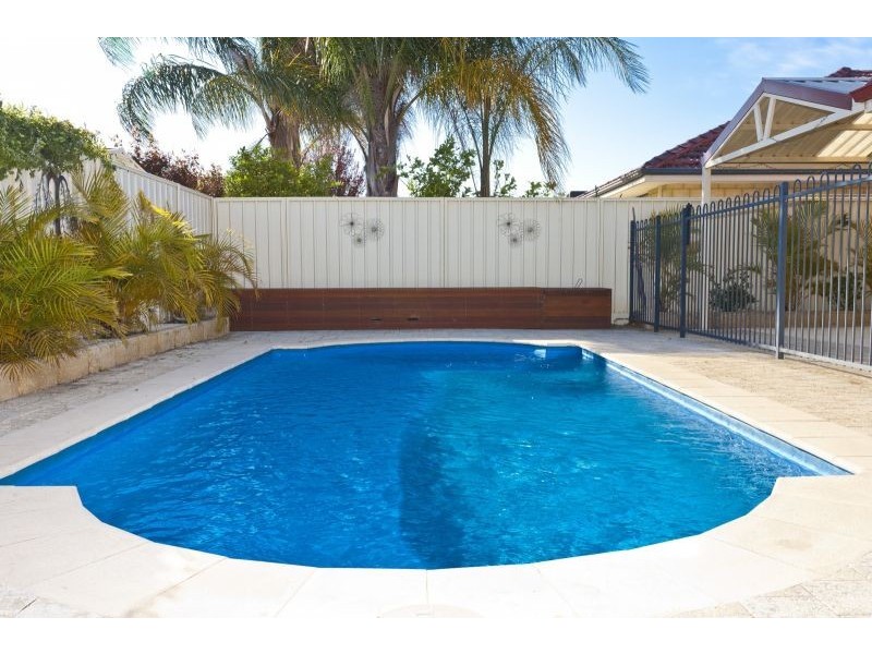 13 Longshaw Circuit, Canning Vale WA 6155