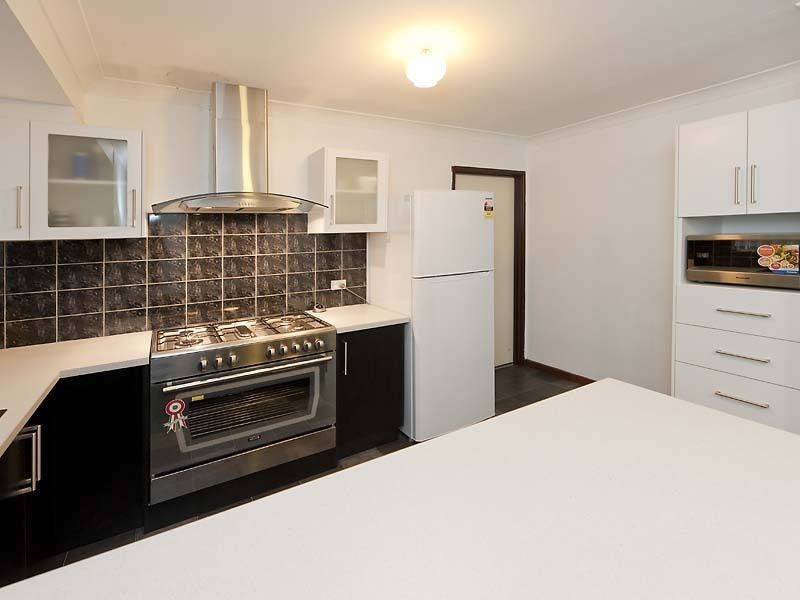 11 Winnunga Place, Armadale WA 6112