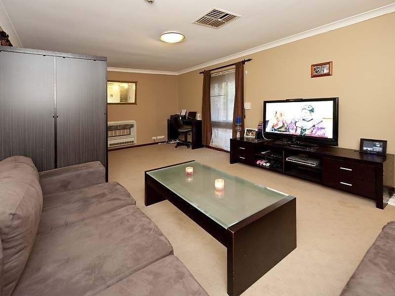 11 Winnunga Place, Armadale WA 6112