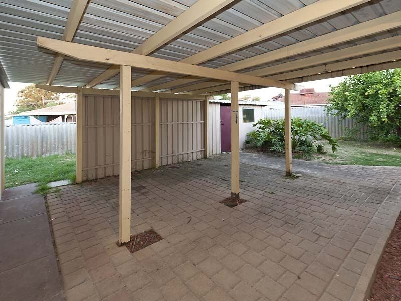 11 Winnunga Place, Armadale WA 6112
