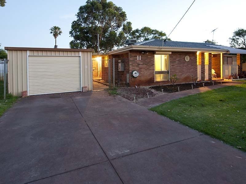 11 Winnunga Place, Armadale WA 6112