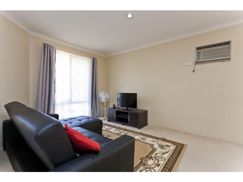 8 Fysh Place, Huntingdale WA 6110