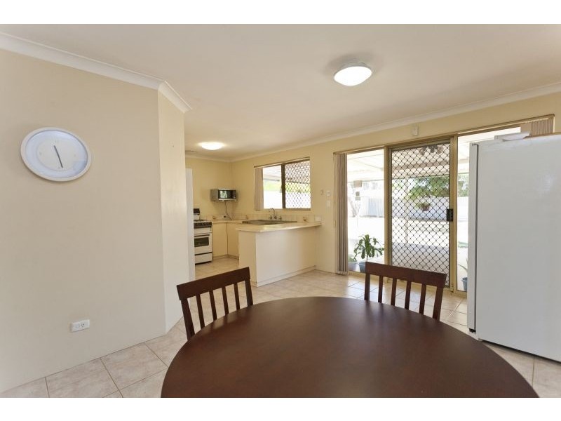 8 Fysh Place, Huntingdale WA 6110