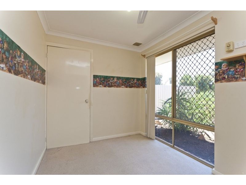 8 Fysh Place, Huntingdale WA 6110