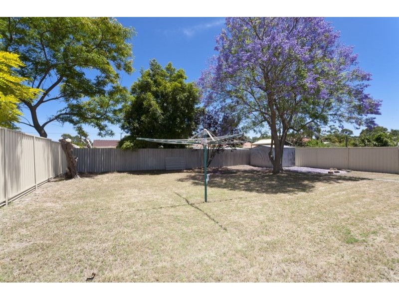 8 Fysh Place, Huntingdale WA 6110