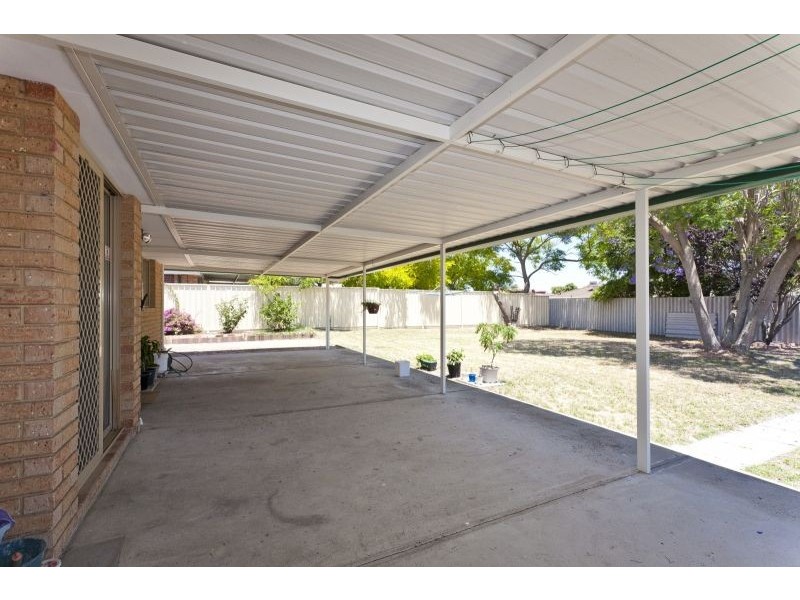 8 Fysh Place, Huntingdale WA 6110