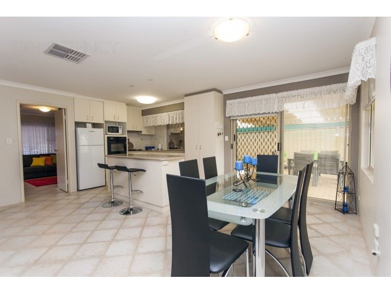 2 Blakemore Retreat, Huntingdale WA 6110
