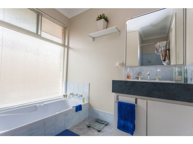 2 Blakemore Retreat, Huntingdale WA 6110