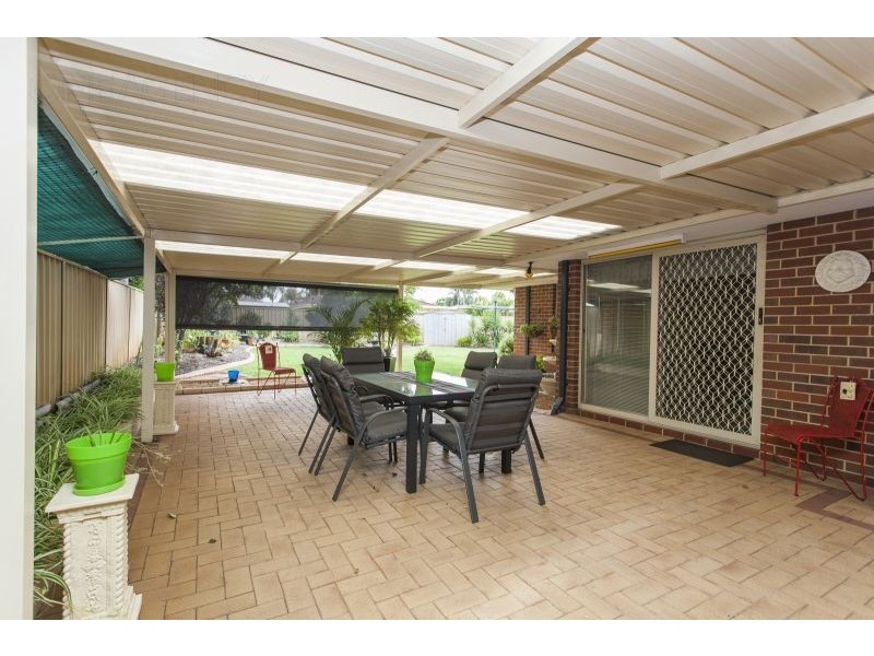 2 Blakemore Retreat, Huntingdale WA 6110