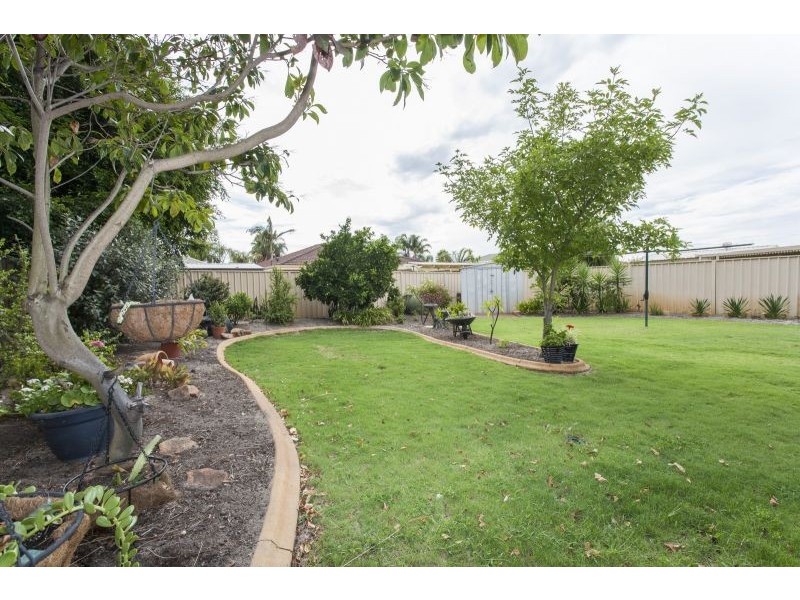 2 Blakemore Retreat, Huntingdale WA 6110