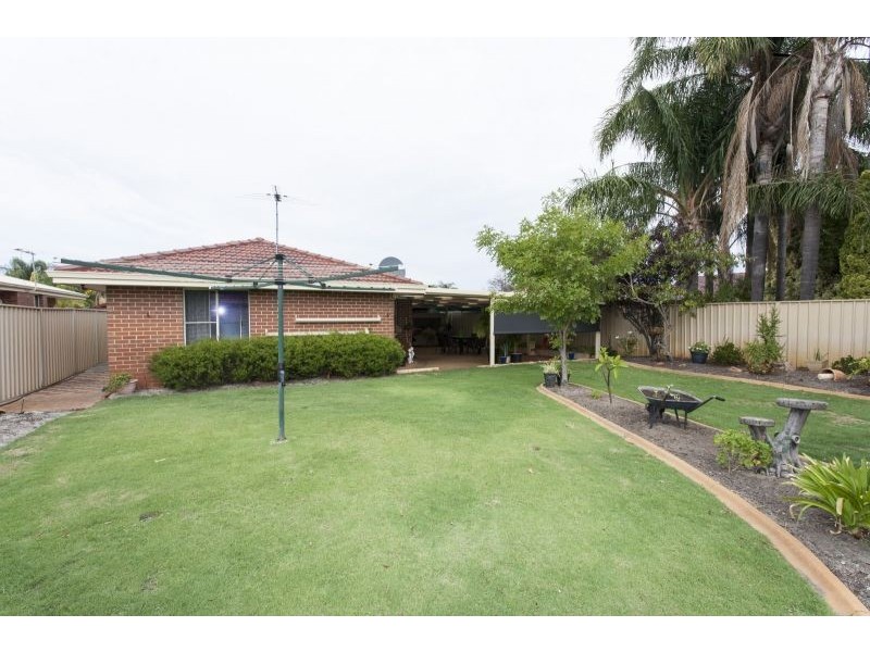 2 Blakemore Retreat, Huntingdale WA 6110
